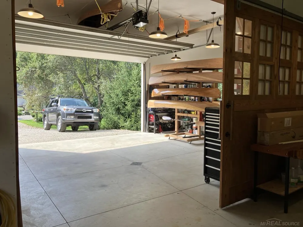 1180 NE Cramton Avenue Ada Township, MI 49301