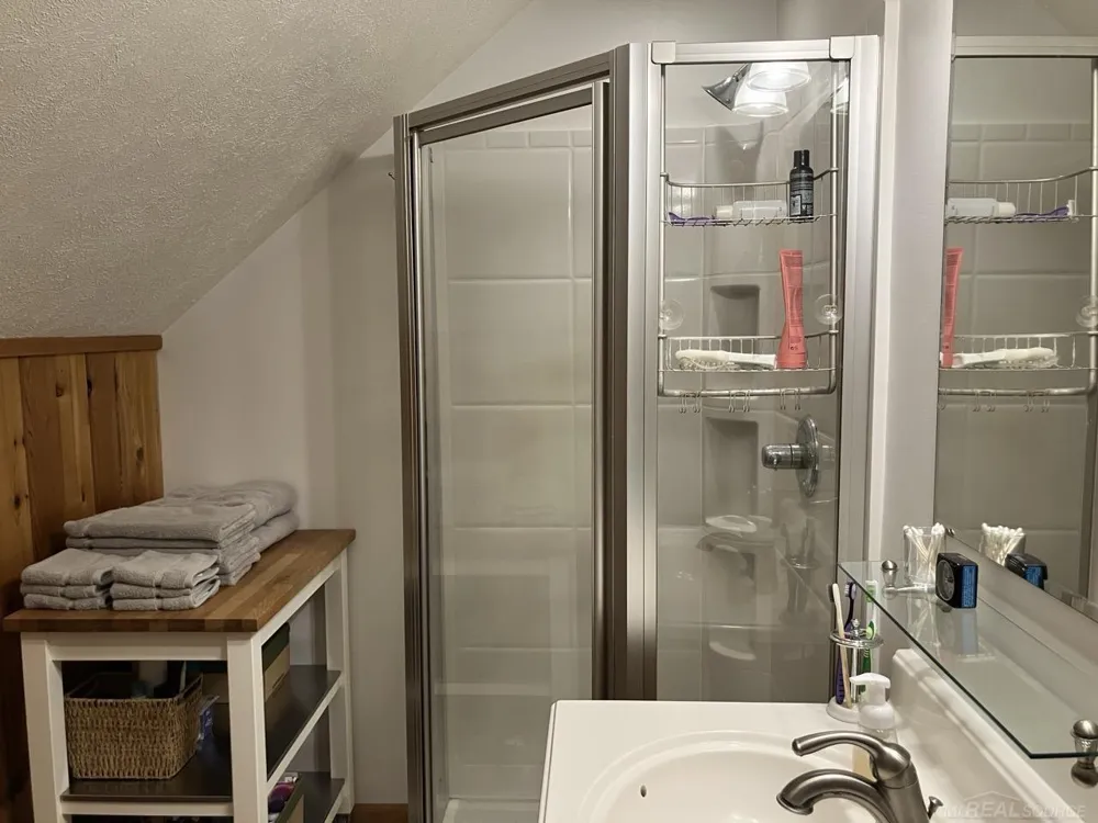 1180 NE Cramton Avenue Ada Township, MI 49301