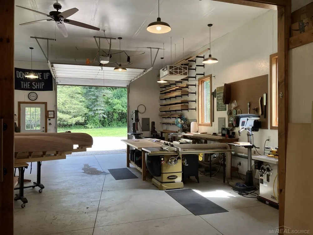 1180 NE Cramton Avenue Ada Township, MI 49301