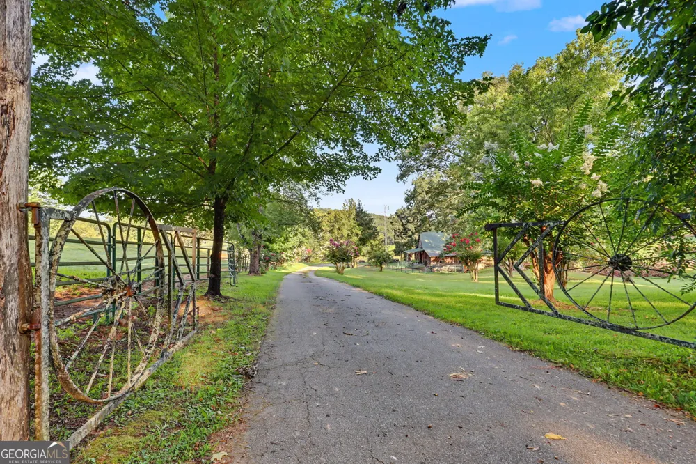 7118 Old 441 S Lakemont, GA 30552