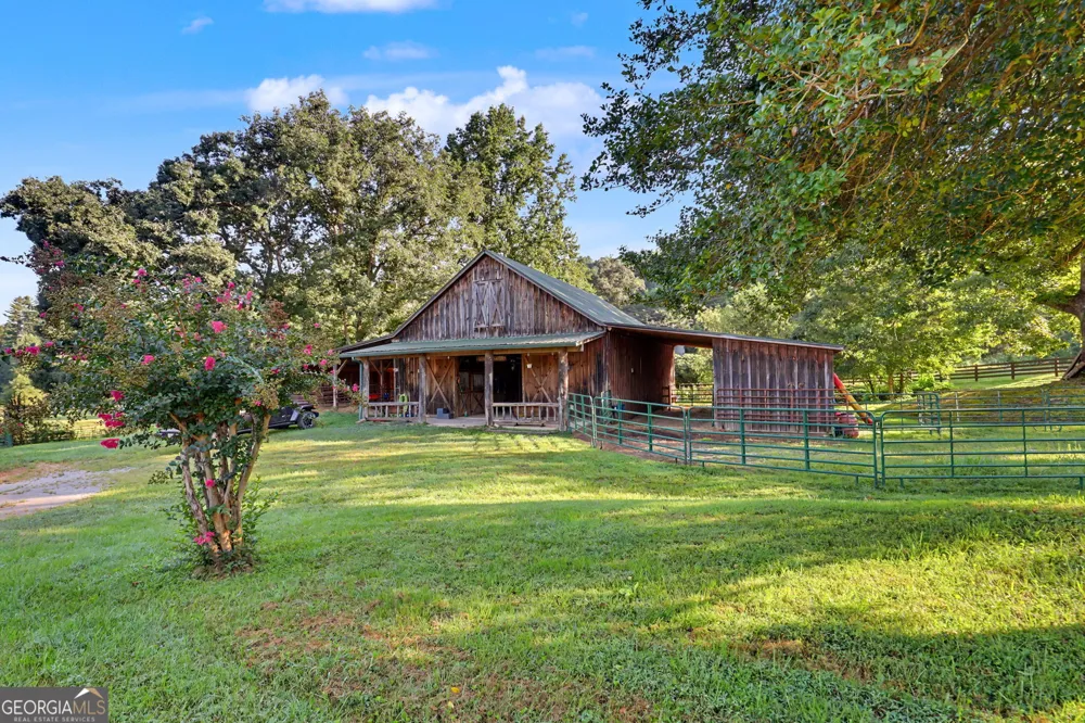 7118 Old 441 S Lakemont, GA 30552