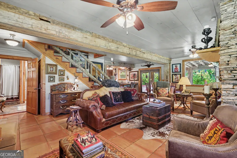 7118 Old 441 S Lakemont, GA 30552