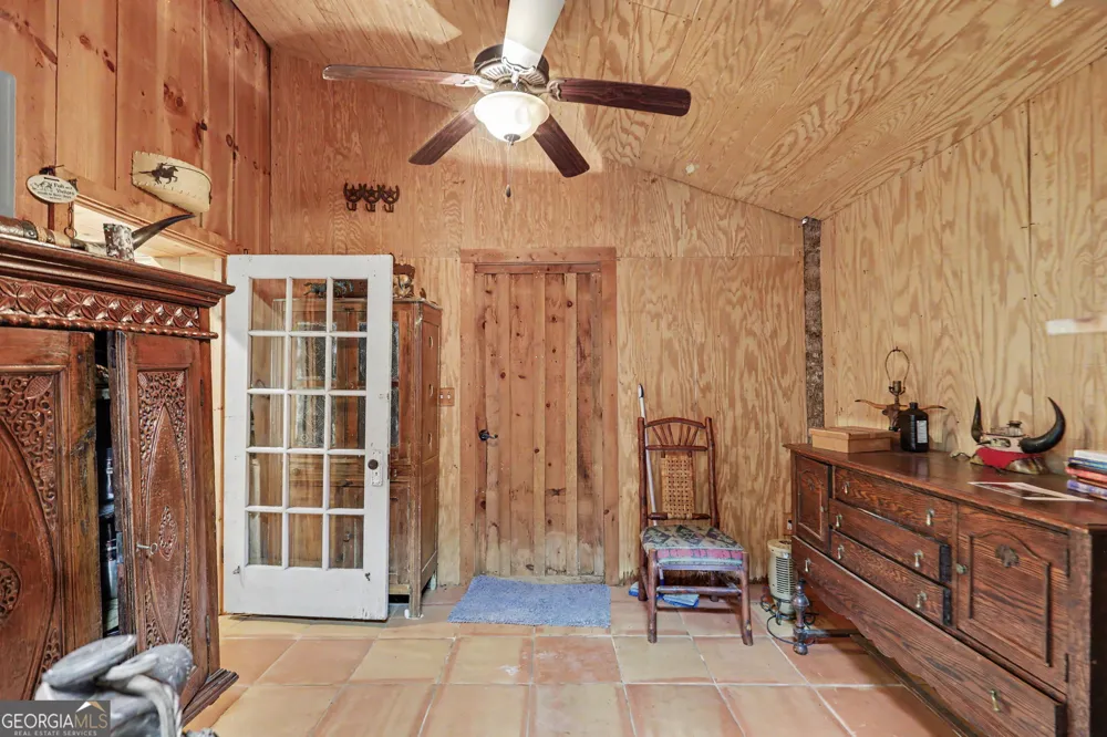 7118 Old 441 S Lakemont, GA 30552
