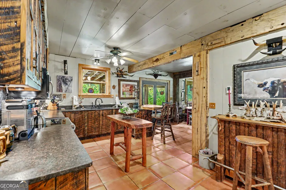 7118 Old 441 S Lakemont, GA 30552