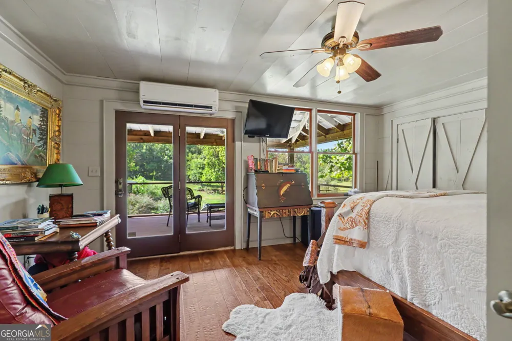 7118 Old 441 S Lakemont, GA 30552