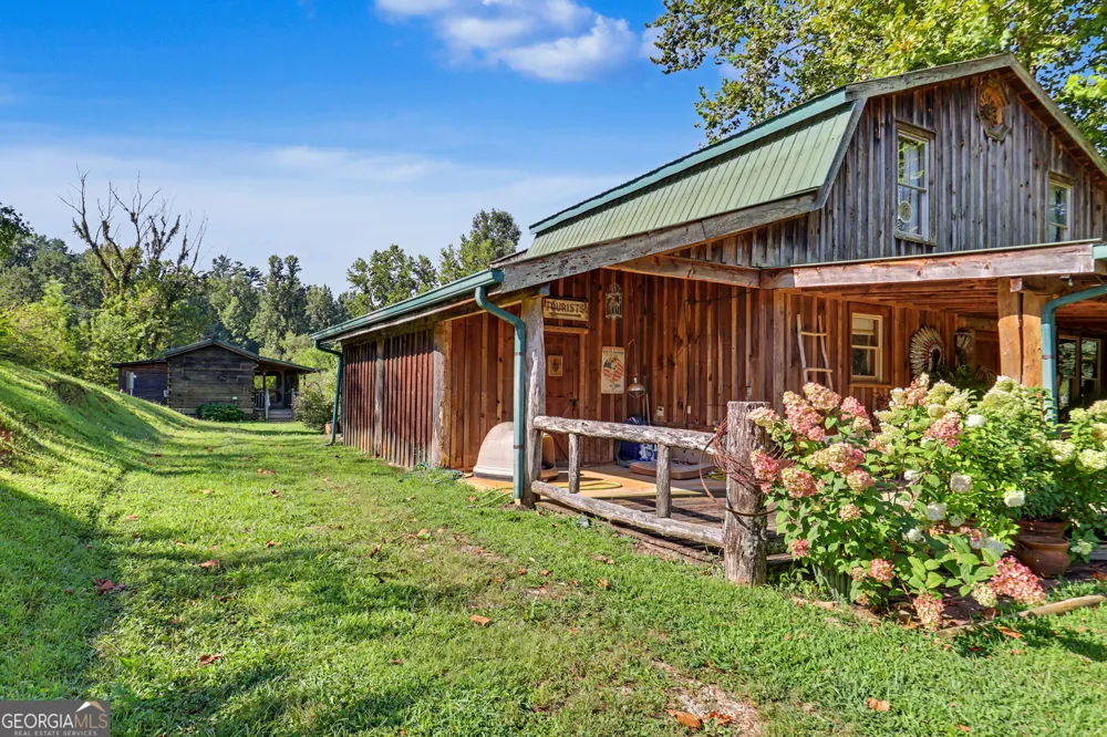7118 Old 441 S Lakemont, GA 30552