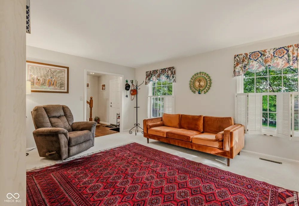 9956 W Raintree Drive Columbus, IN 47201