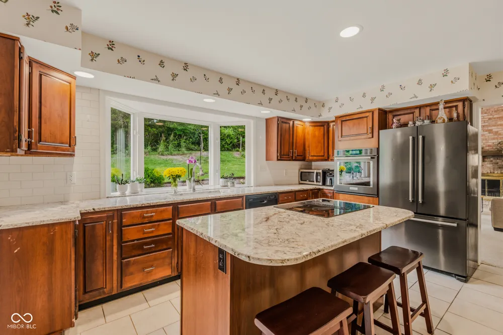 9956 W Raintree Drive Columbus, IN 47201