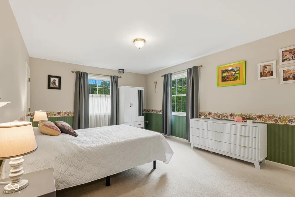 9956 W Raintree Drive Columbus, IN 47201