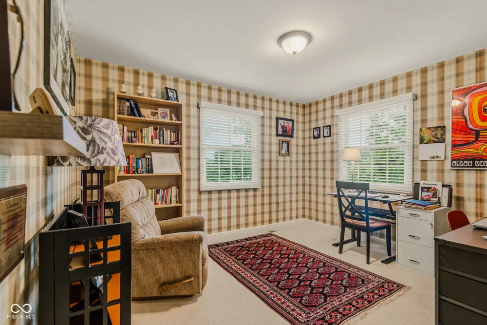9956 W Raintree Drive Columbus, IN 47201