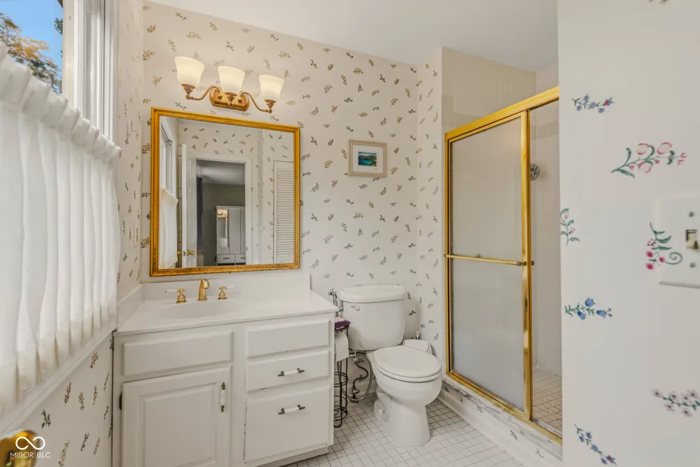 9956 W Raintree Drive Columbus, IN 47201