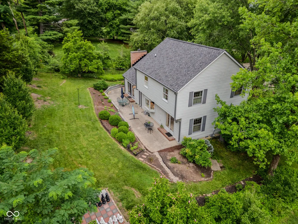 9956 W Raintree Drive Columbus, IN 47201