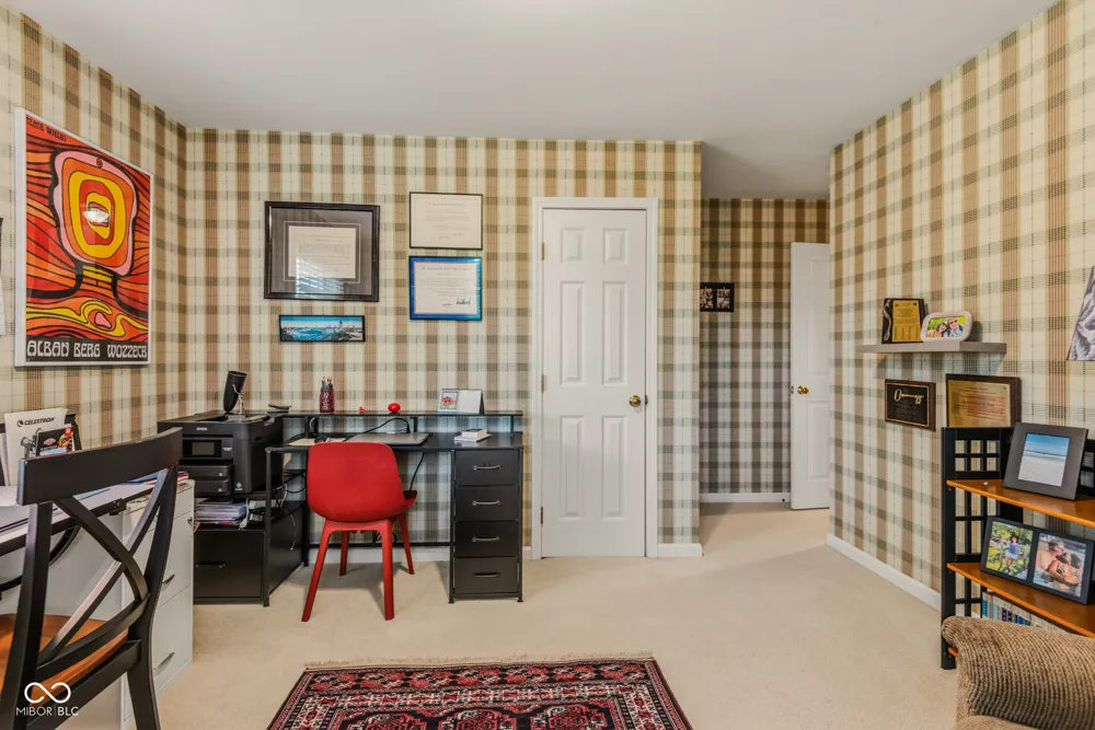 9956 W Raintree Drive Columbus, IN 47201
