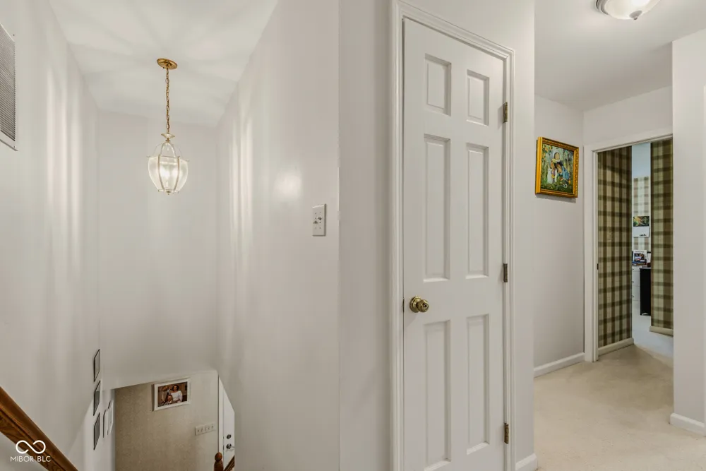 9956 W Raintree Drive Columbus, IN 47201