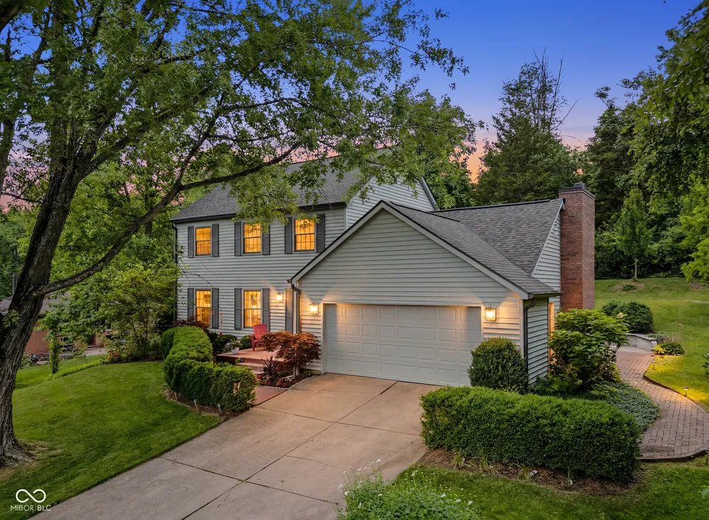 9956 W Raintree Drive Columbus, IN 47201