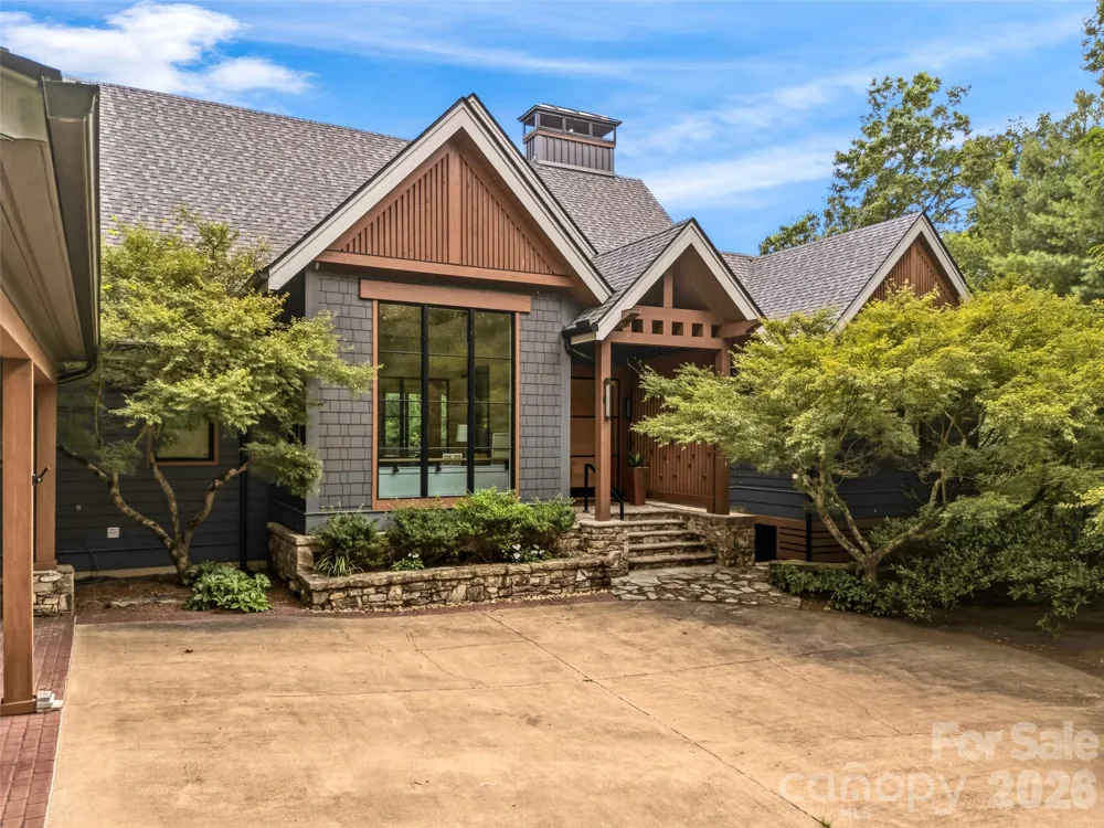 183 Chattooga Run Hendersonville, NC 28739