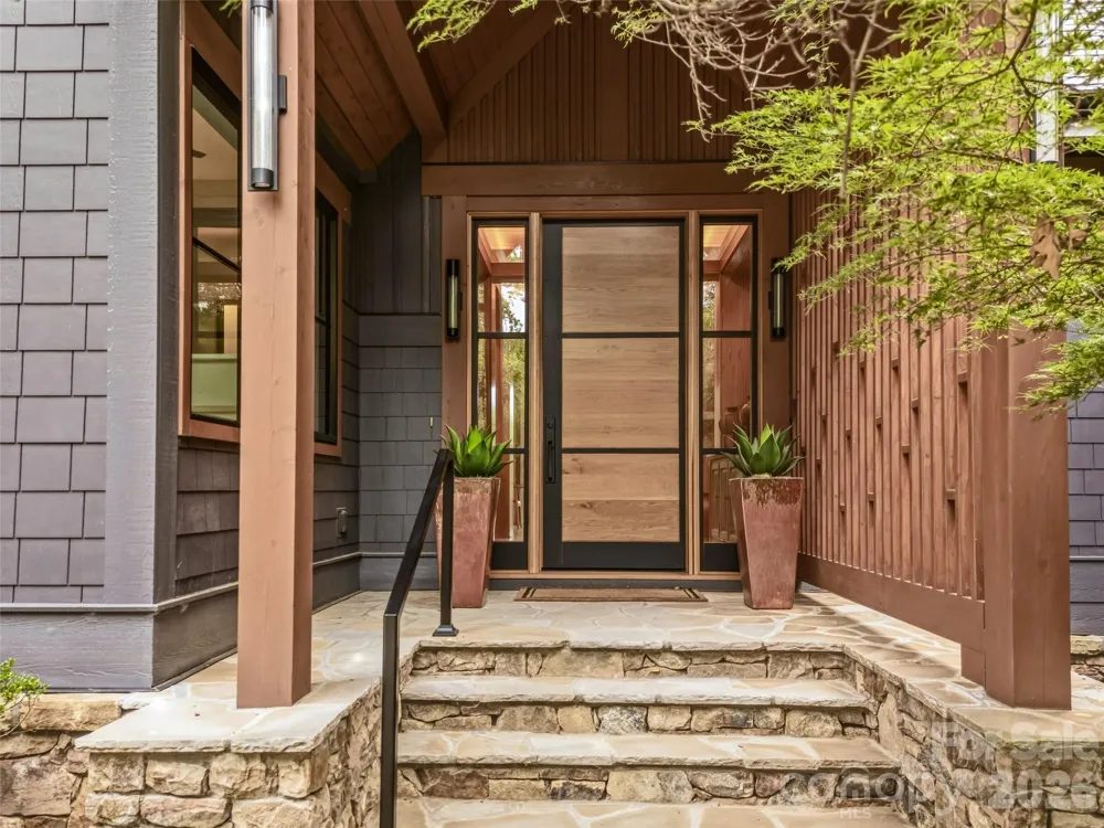 183 Chattooga Run Hendersonville, NC 28739