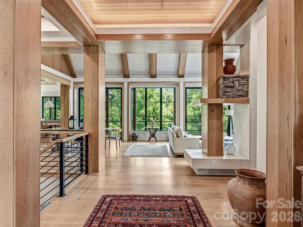 183 Chattooga Run Hendersonville, NC 28739