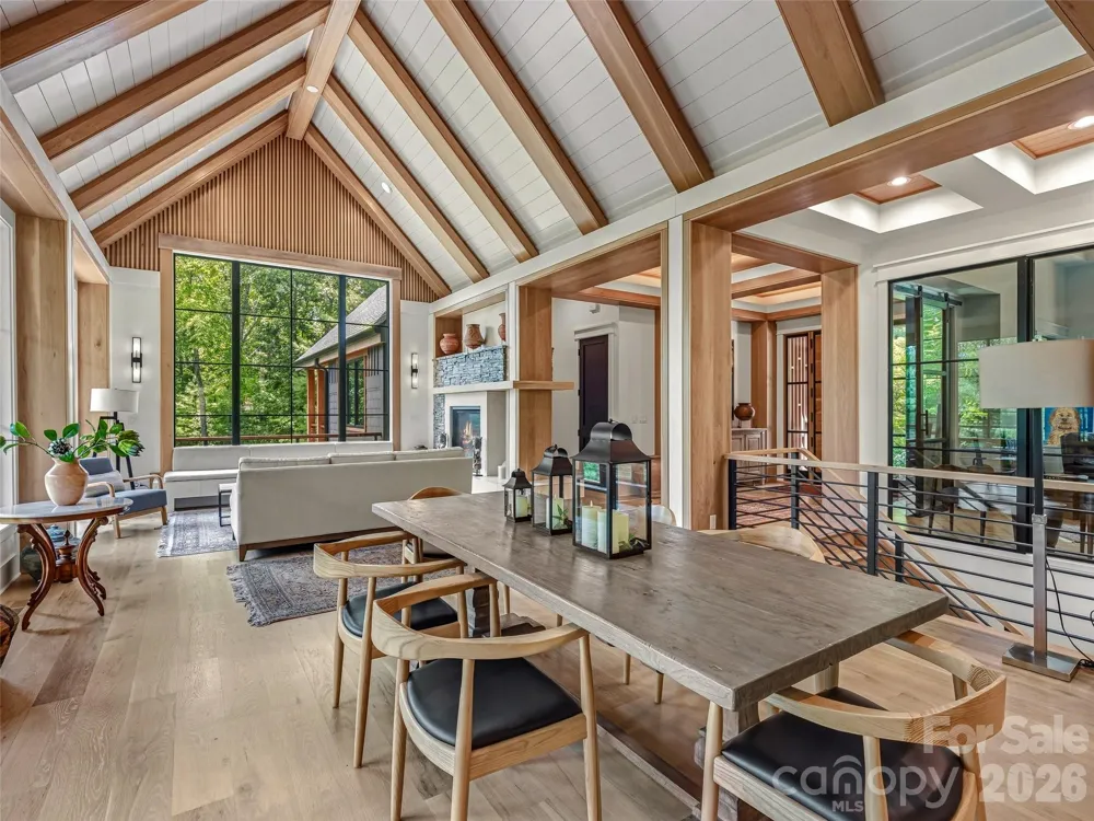 183 Chattooga Run Hendersonville, NC 28739
