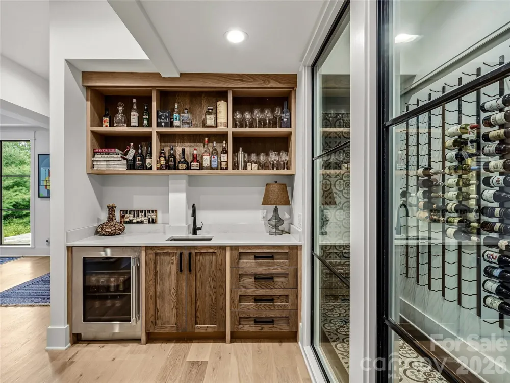 183 Chattooga Run Hendersonville, NC 28739