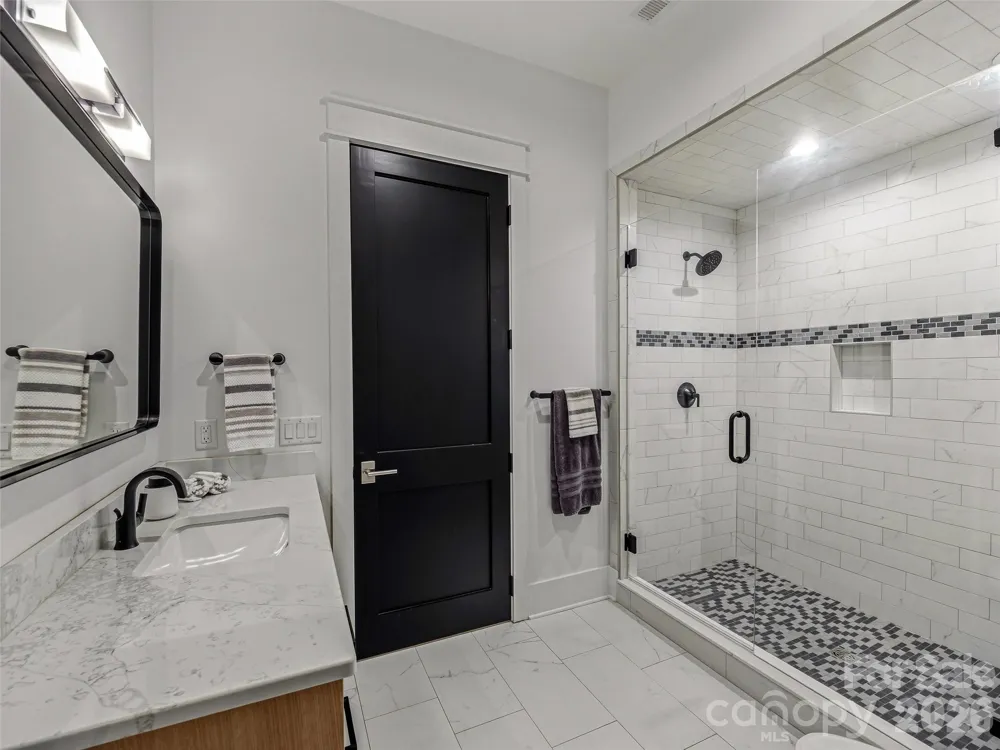 183 Chattooga Run Hendersonville, NC 28739