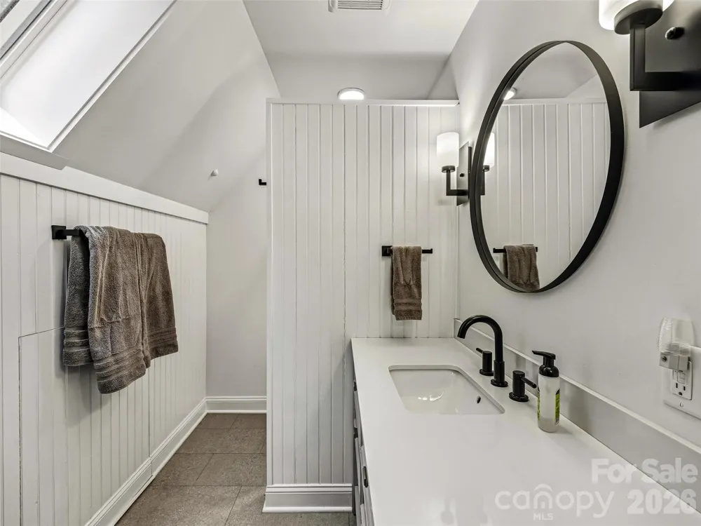 183 Chattooga Run Hendersonville, NC 28739
