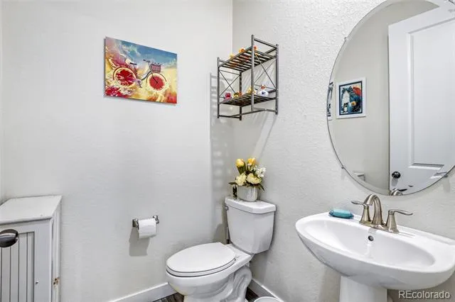 8901 S Ukraine Court Aurora, CO 80016