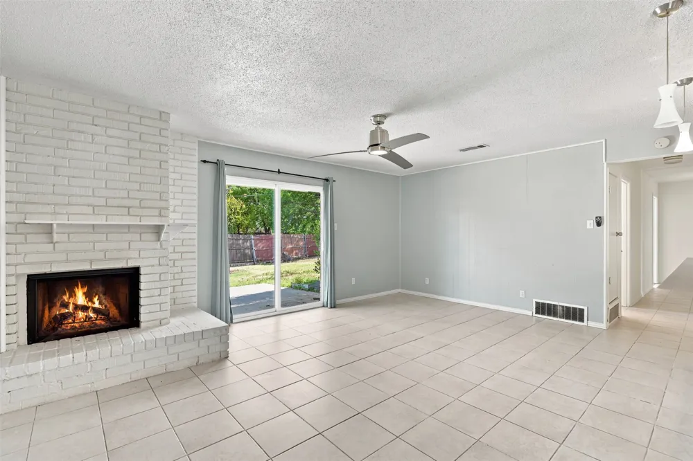 4207 Rainier Street Irving, TX 75062