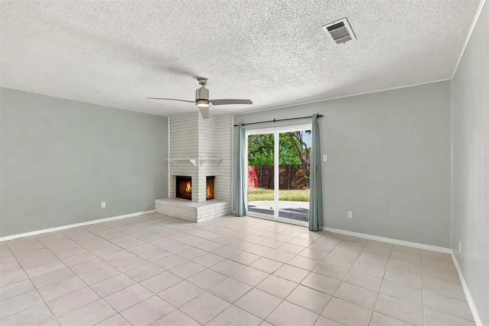 4207 Rainier Street Irving, TX 75062