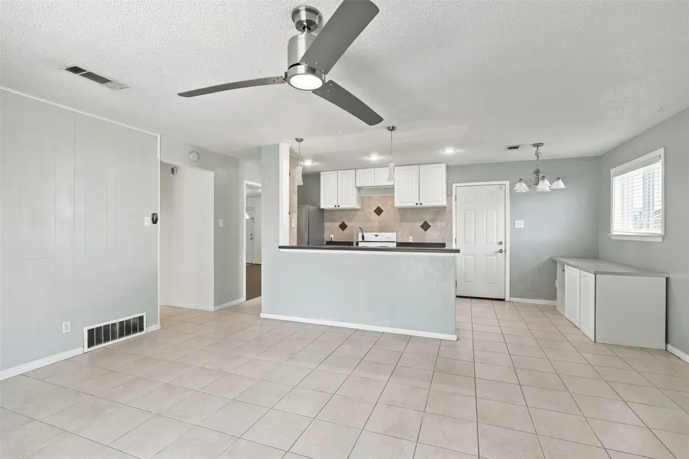 4207 Rainier Street Irving, TX 75062