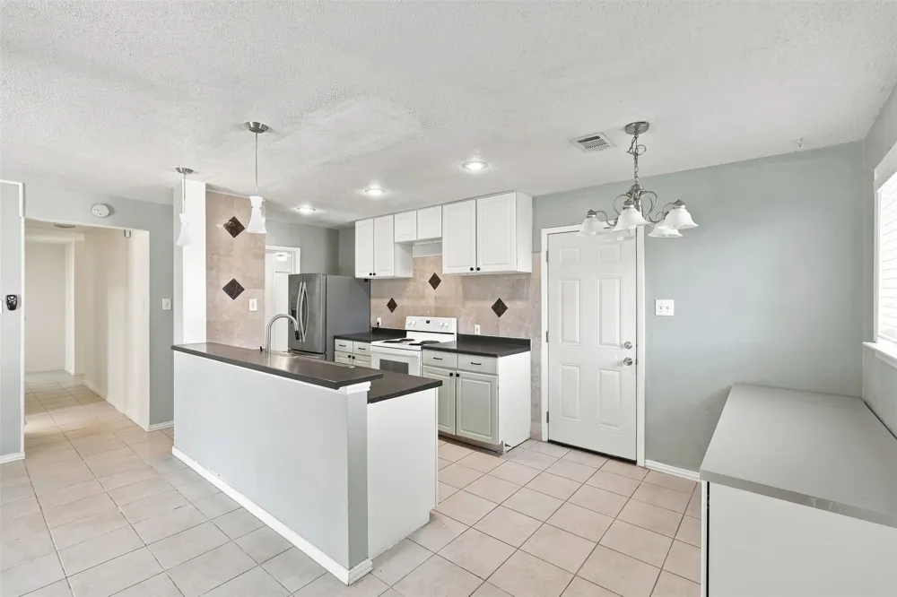 4207 Rainier Street Irving, TX 75062