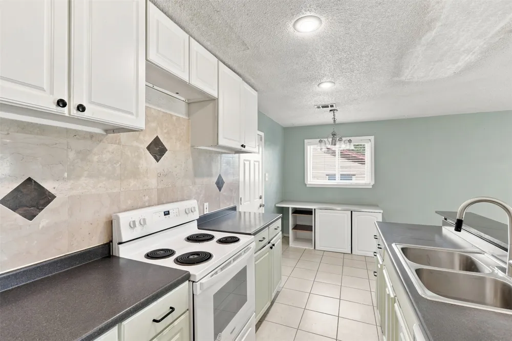 4207 Rainier Street Irving, TX 75062