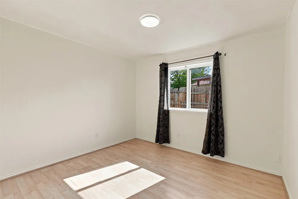 4207 Rainier Street Irving, TX 75062