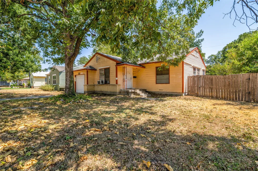11102 Barbarosa Drive Dallas, TX 75228