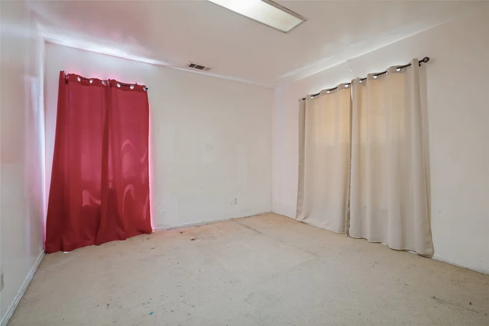 11102 Barbarosa Drive Dallas, TX 75228