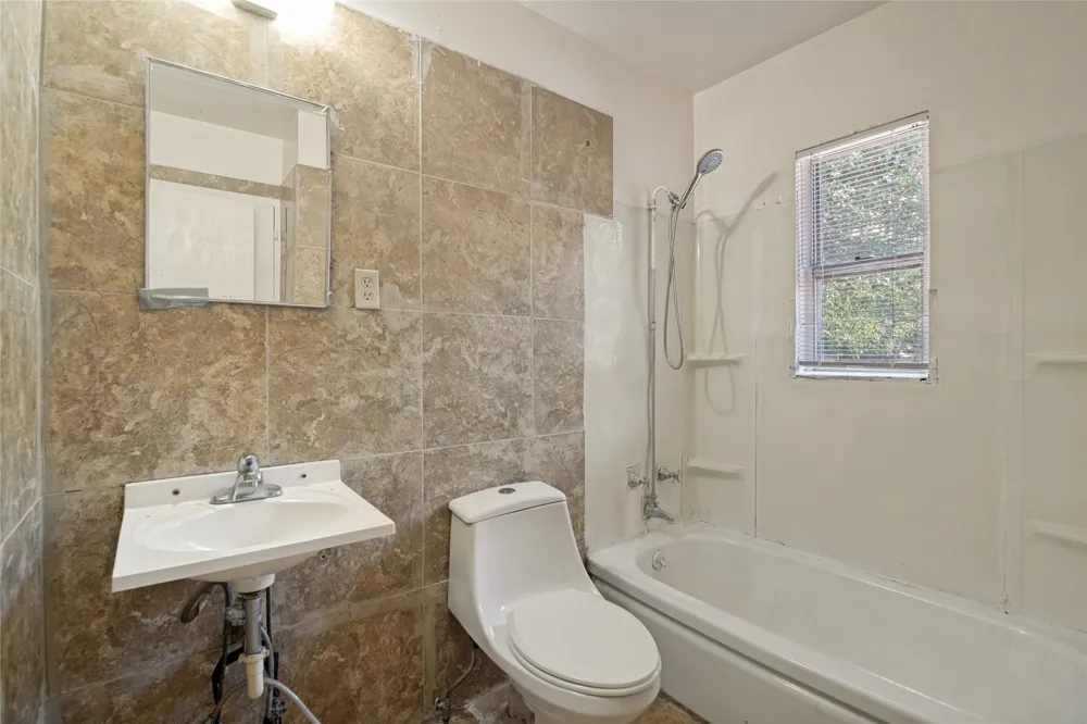 11102 Barbarosa Drive Dallas, TX 75228