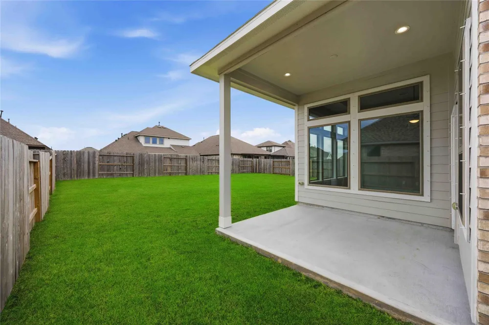 2717 Mackinac Bay Drive La Marque, TX 77568