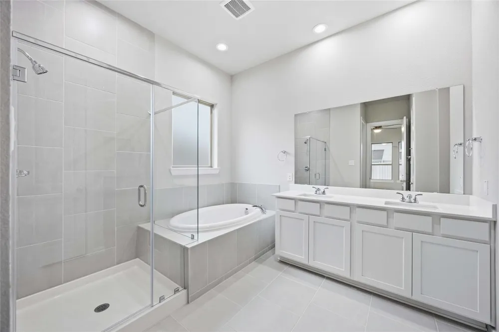 2717 Mackinac Bay Drive La Marque, TX 77568