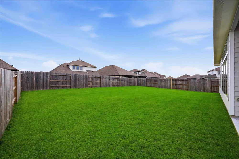 2717 Mackinac Bay Drive La Marque, TX 77568
