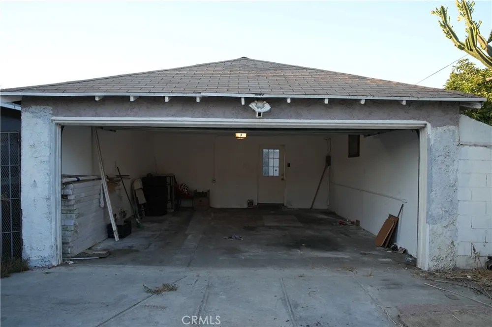 2540 E 127th Compton, CA 90222