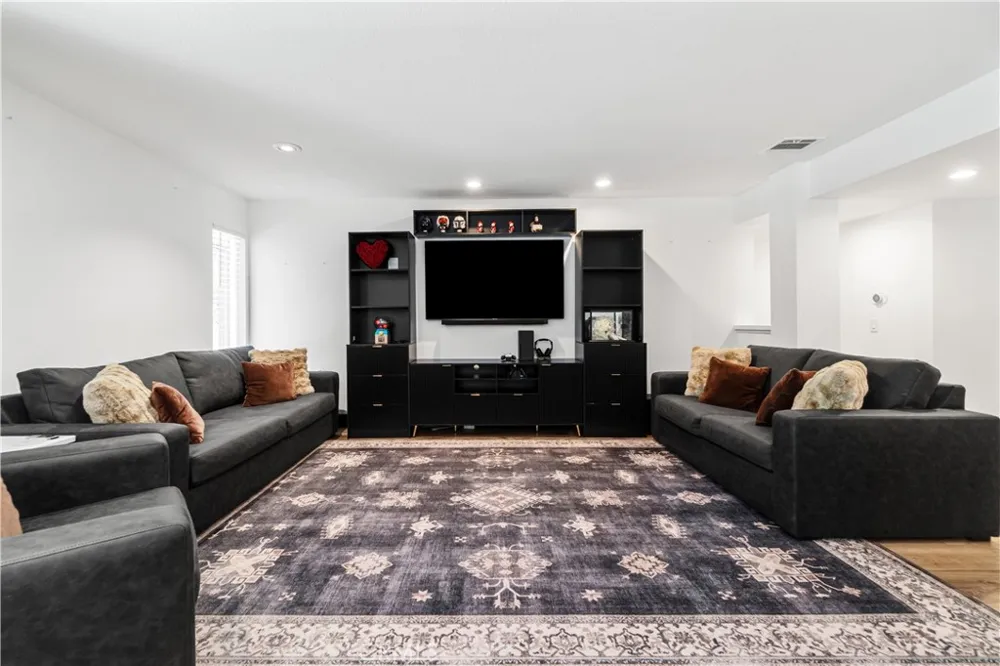 2752 Pine Creek Cir. Fullerton, CA 92835