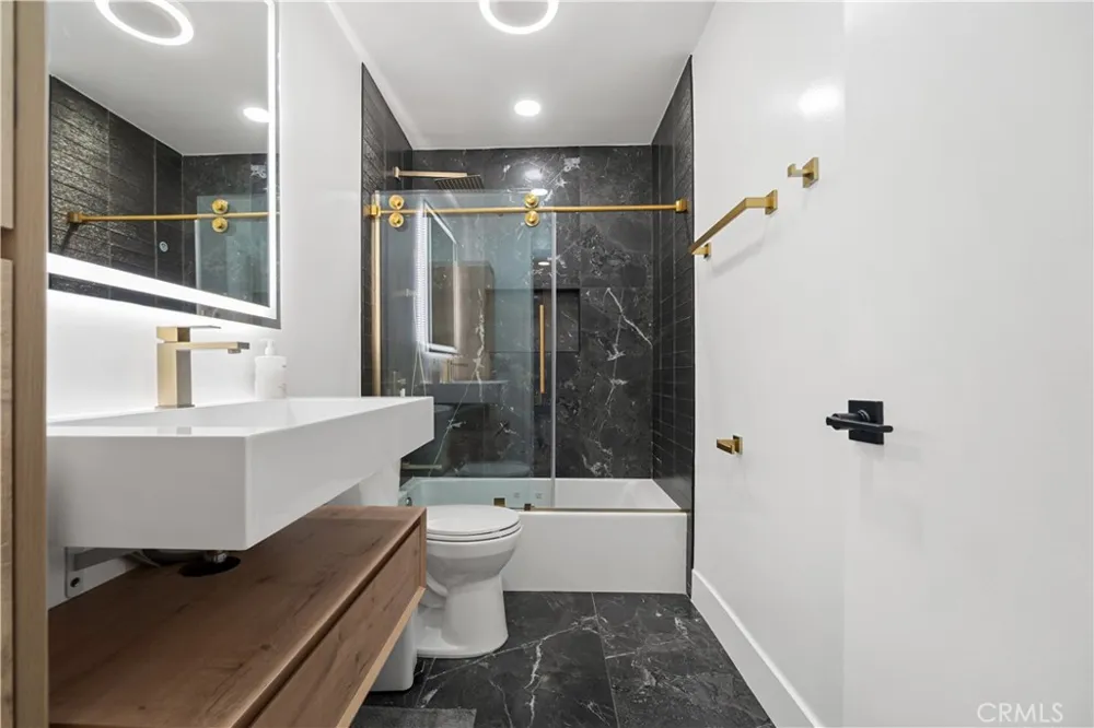 2752 Pine Creek Cir. Fullerton, CA 92835