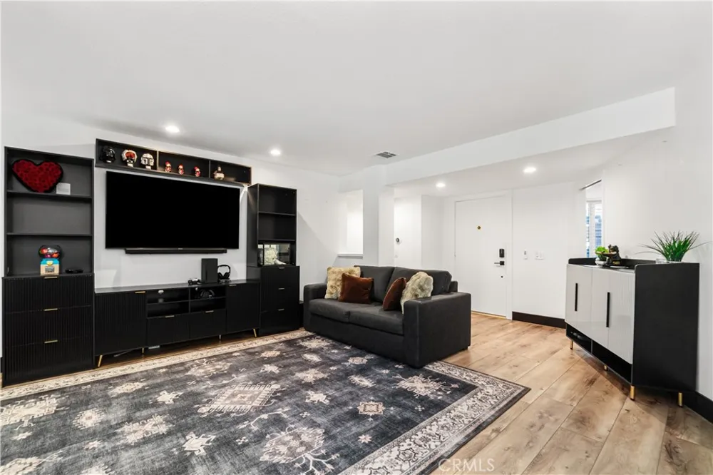 2752 Pine Creek Cir. Fullerton, CA 92835