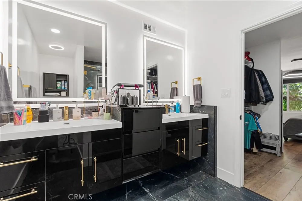 2752 Pine Creek Cir. Fullerton, CA 92835