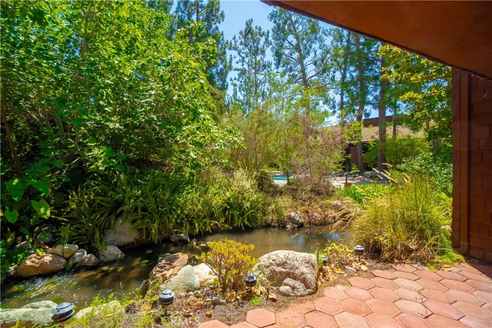 2752 Pine Creek Cir. Fullerton, CA 92835