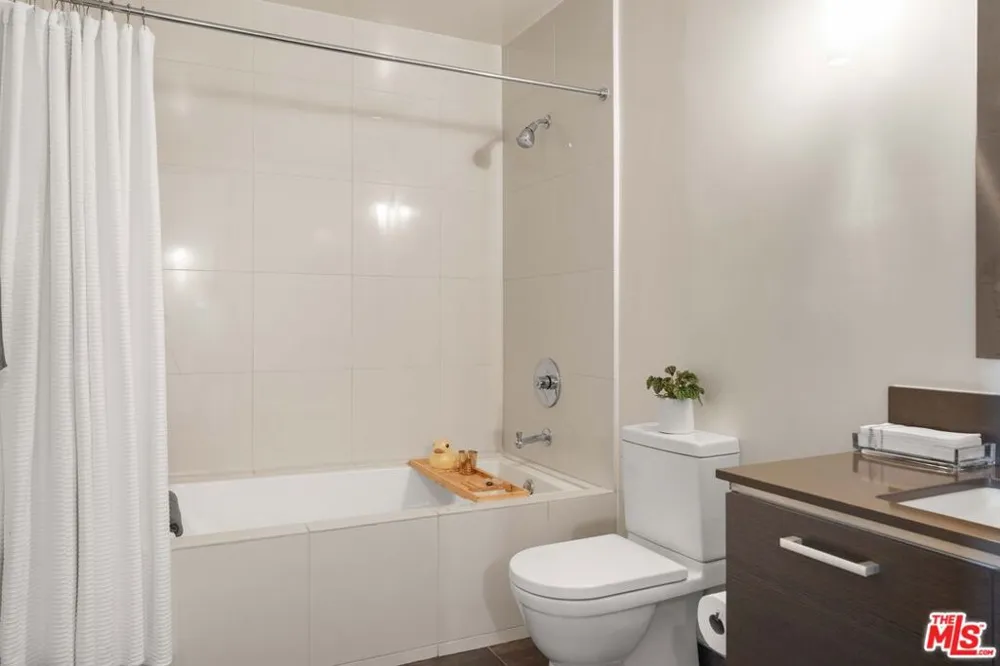 13320 Beach Avenue #103 Los Angeles, CA 90292