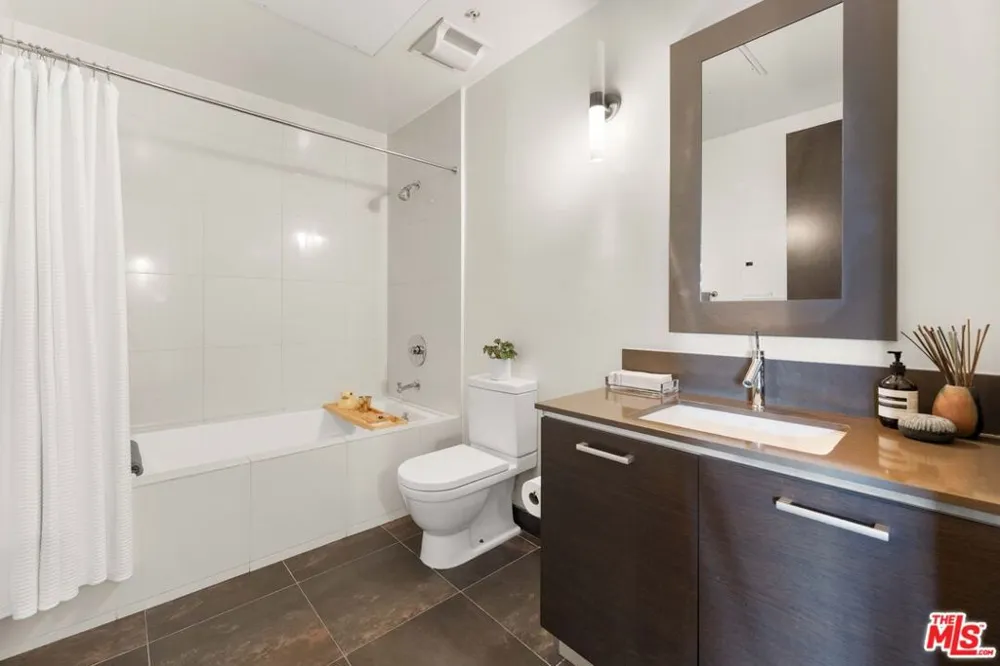 13320 Beach Avenue #103 Los Angeles, CA 90292