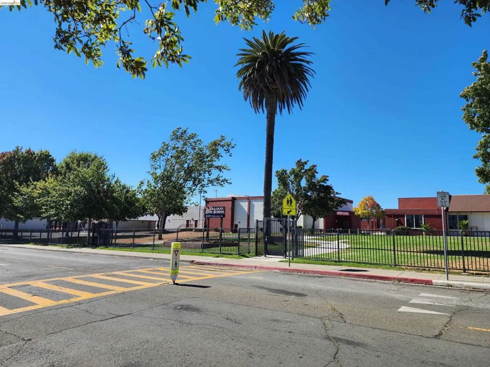 21 Monte Vista Ave Vallejo, CA 94590