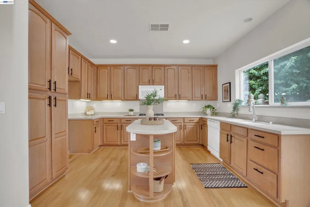 13253 Emerald Bay Ct Lathrop, CA 95330