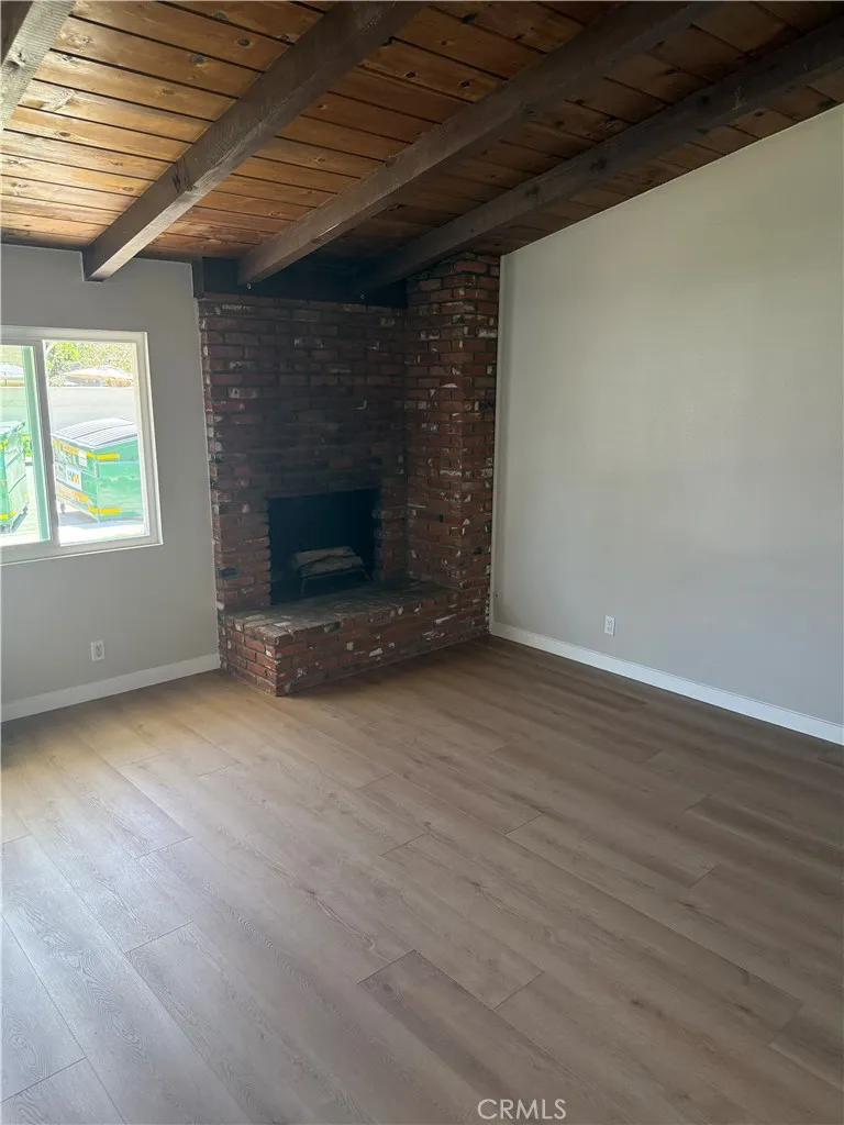 2445 Elden Costa Mesa, CA 92627